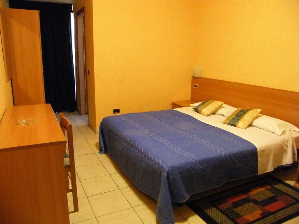 Hotel Residence Memmina Frosinone Rum bild