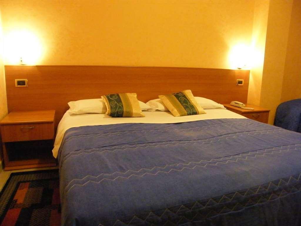Hotel Residence Memmina Frosinone Rum bild