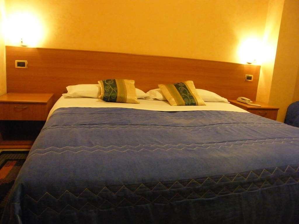 Hotel Residence Memmina Frosinone Rum bild