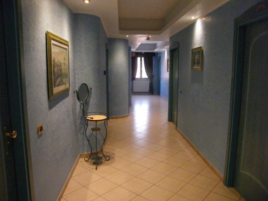 Hotel Residence Memmina Frosinone Exteriör bild